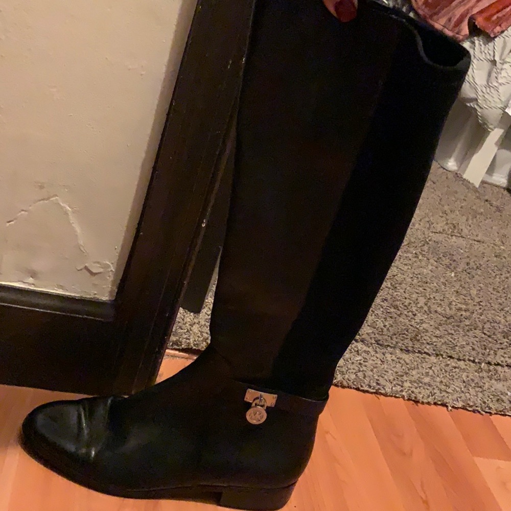 High Black fashion boots Michael Kors barely used. Great condition